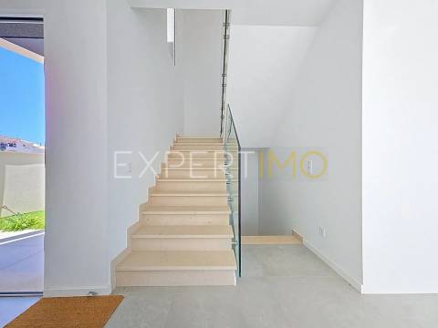 Moradia NOVA na Mexilhoeira Grande