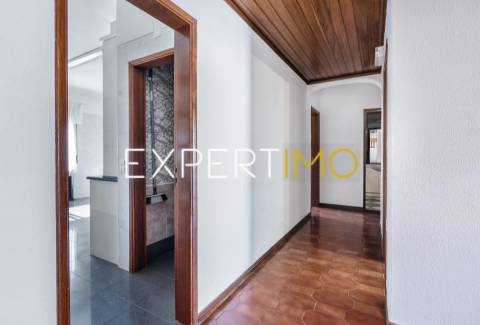 Apartamento T3 na Av. Dr. António Rodrigues Manito - Bairro do Liceu - Setúbal