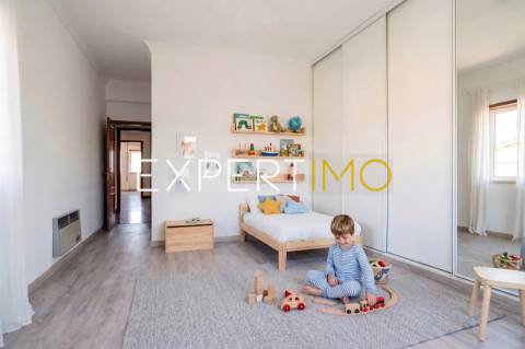 Apartamento T3 na Av. Dr. António Rodrigues Manito - Bairro do Liceu - Setúbal
