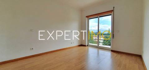 Apartamento T2 - Garagem -  S. Martinho do Bispo - Coimbra