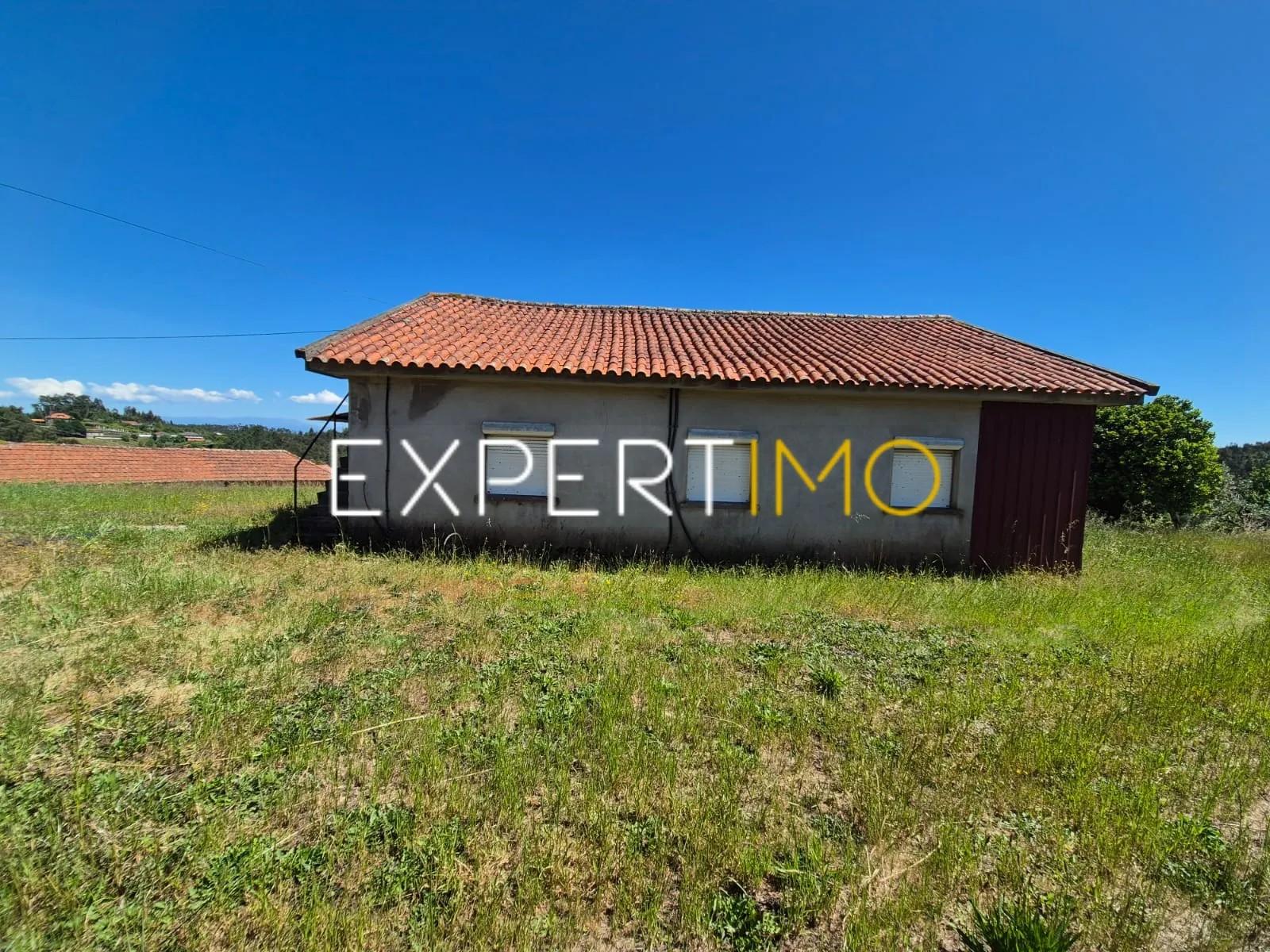 Moradia T3 para Reabilitar com Espaço Exterior – Mortazel, Mortágua