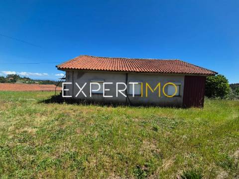 Moradia T3 para Reabilitar com Espaço Exterior – Mortazel, Mortágua