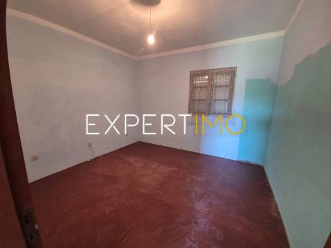 Moradia T3 para Reabilitar com Espaço Exterior – Mortazel, Mortágua