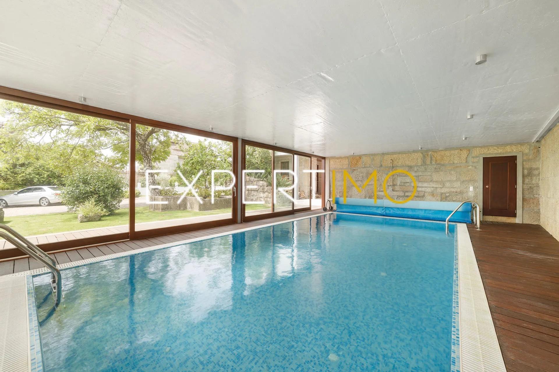 Moradia T5 com Piscina coberta