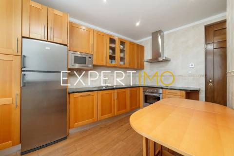 Moradia T5 com Piscina coberta