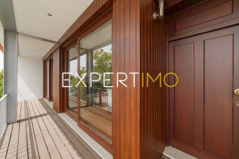 Moradia T5 com Piscina coberta