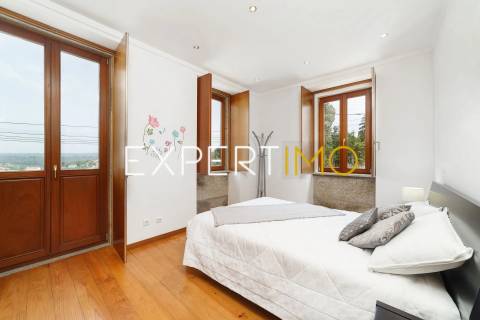 Moradia T5 com Piscina coberta