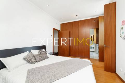 Moradia T5 com Piscina coberta