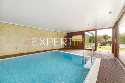Moradia T5 com Piscina coberta
