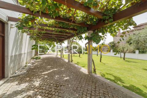 Moradia T5 com Piscina coberta