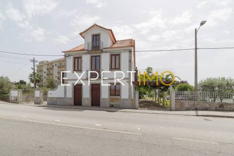 Moradia T5 com Piscina coberta