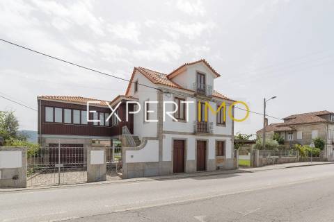 Moradia T5 com Piscina coberta