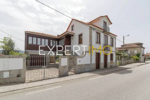 Moradia T5 com Piscina coberta