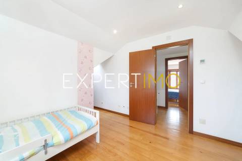 Moradia T5 com Piscina coberta