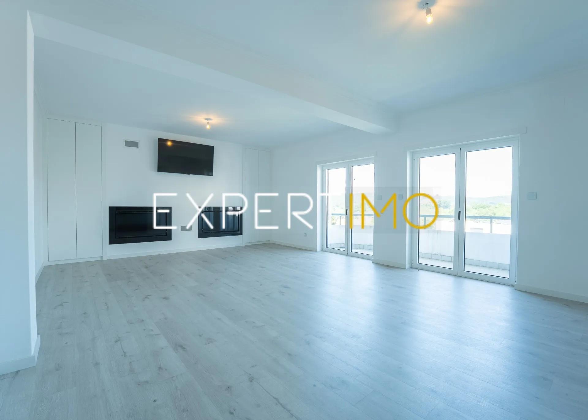 Apartamento T3+1 Totalmente Remodelado