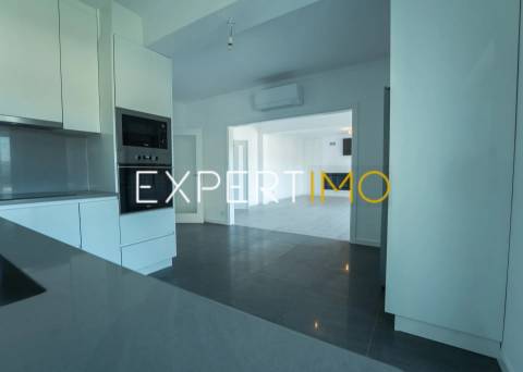 Apartamento T3+1 Totalmente Remodelado