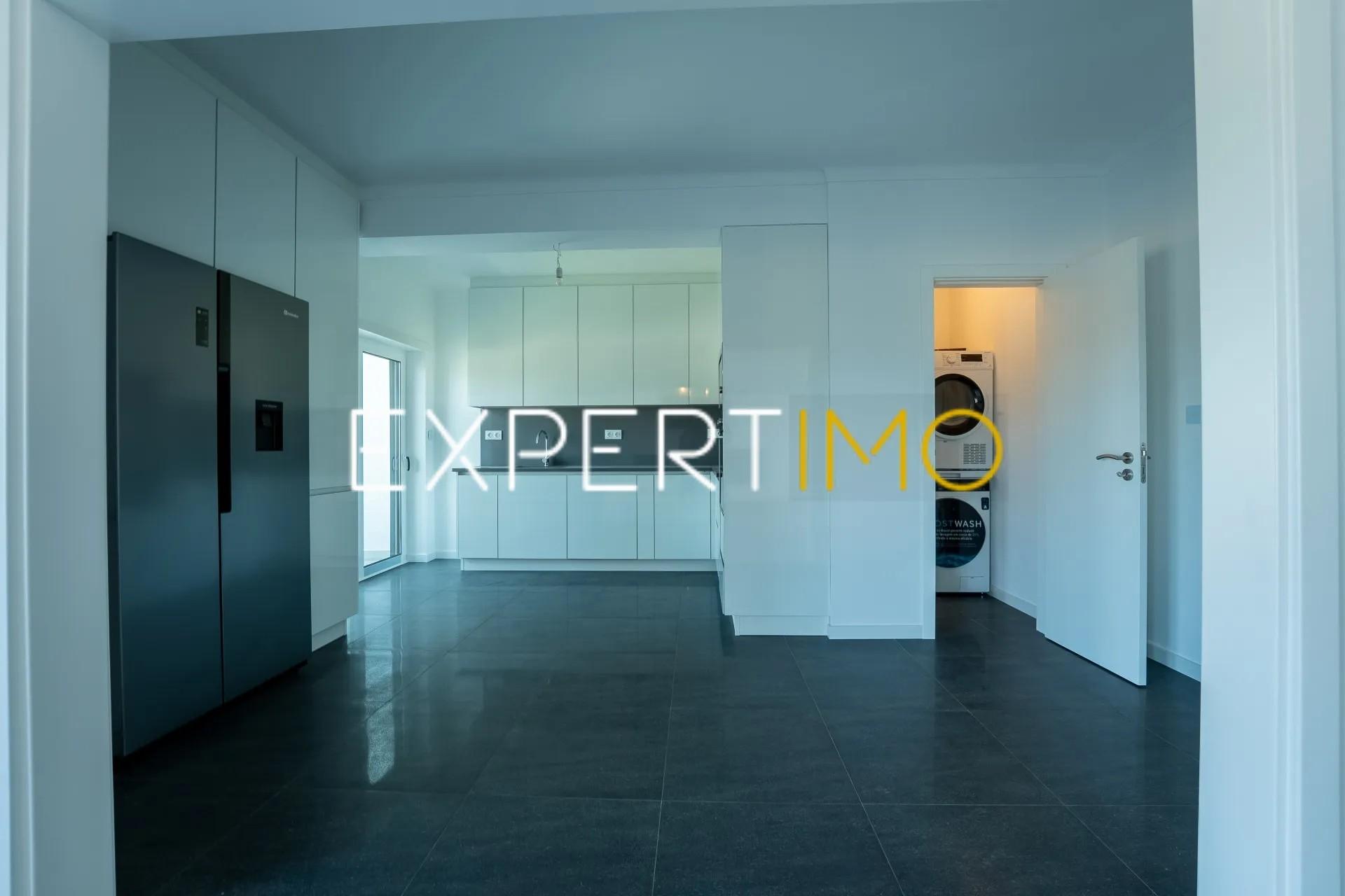 Apartamento T3+1 Totalmente Remodelado