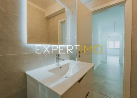 Apartamento T3+1 Totalmente Remodelado