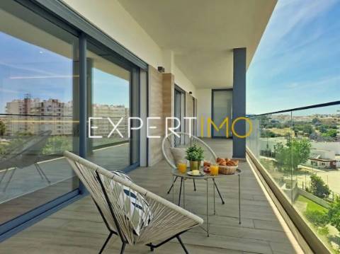 Apartamento T5 com Garagem Box - Centro de Portimão