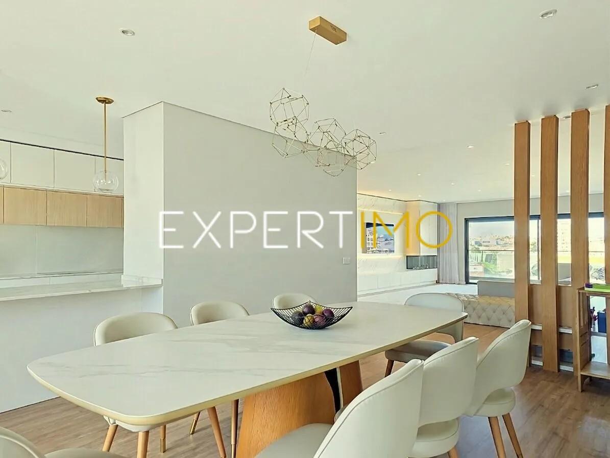 Apartamento T5 com Garagem Box - Centro de Portimão