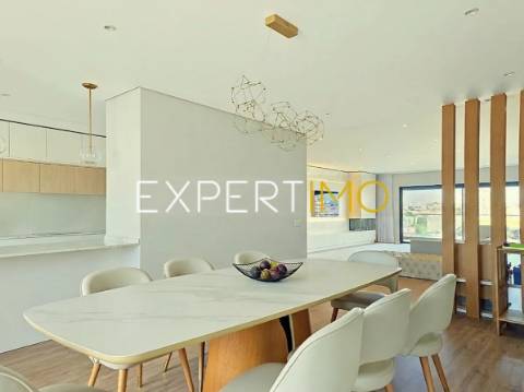 Apartamento T5 com Garagem Box - Centro de Portimão