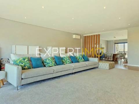 Apartamento T5 com Garagem Box - Centro de Portimão