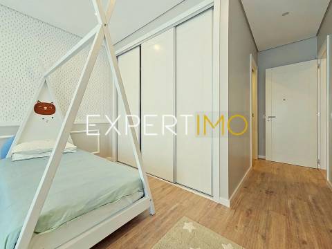 Apartamento T5 com Garagem Box - Centro de Portimão
