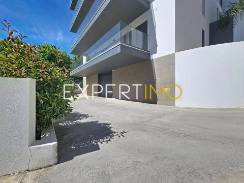 Apartamento T5 com Garagem Box - Centro de Portimão