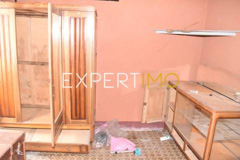 Moradia T2 para restaurar + Moradia T1 também para restaurar