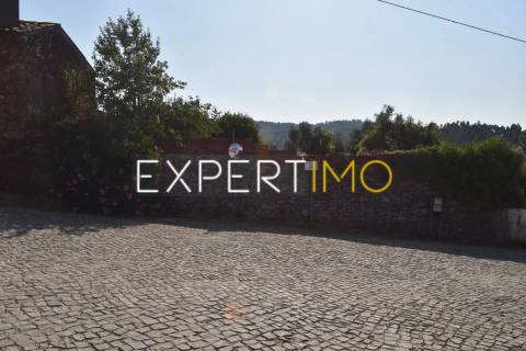 Moradia T2 para restaurar + Moradia T1 também para restaurar