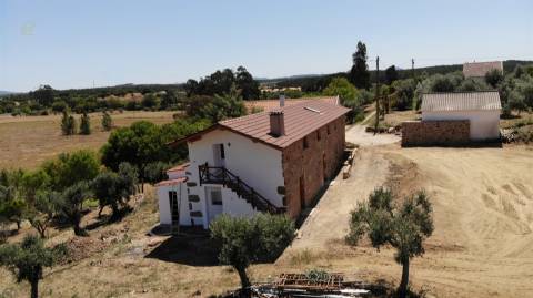 Moradia Rústica T3 Venda em Vale de Prazeres e Mata da Rainha,Fundão