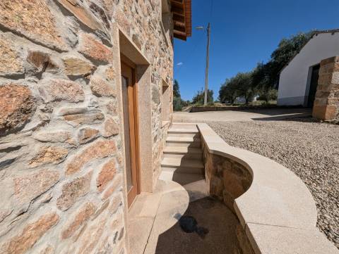 Moradia Rústica T3 Venda em Vale de Prazeres e Mata da Rainha,Fundão