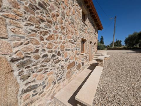 Moradia Rústica T3 Venda em Vale de Prazeres e Mata da Rainha,Fundão