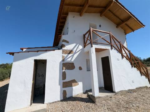 Moradia Rústica T3 Venda em Vale de Prazeres e Mata da Rainha,Fundão