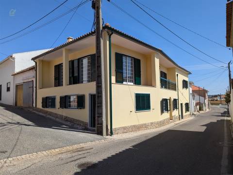 Moradia Geminada T5 Venda em Abrigada e Cabanas de Torres,Alenquer