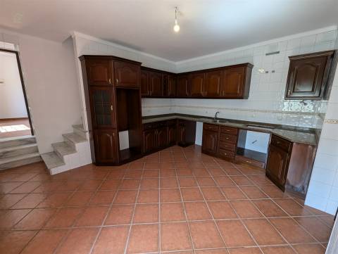 Moradia Geminada T5 Venda em Abrigada e Cabanas de Torres,Alenquer