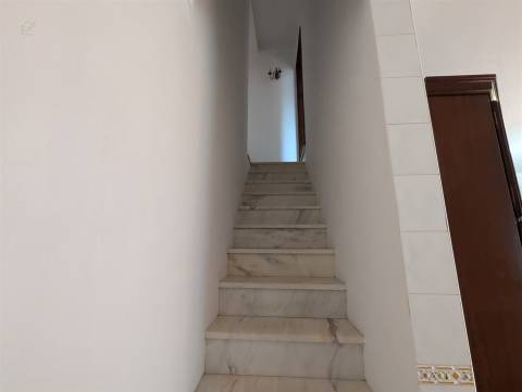 Moradia Geminada T5 Venda em Abrigada e Cabanas de Torres,Alenquer