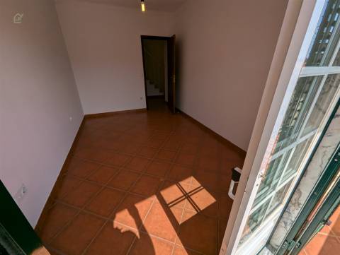 Moradia Geminada T5 Venda em Abrigada e Cabanas de Torres,Alenquer