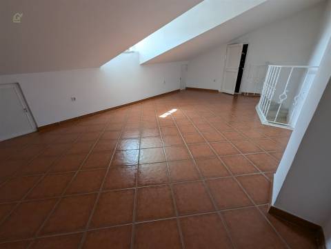 Moradia Geminada T5 Venda em Abrigada e Cabanas de Torres,Alenquer