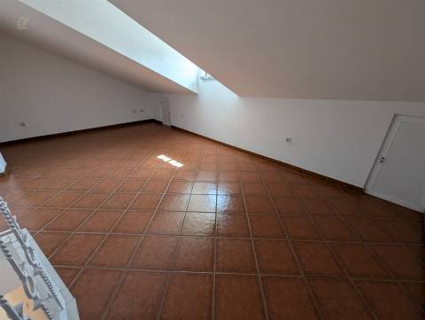 Moradia Geminada T5 Venda em Abrigada e Cabanas de Torres,Alenquer