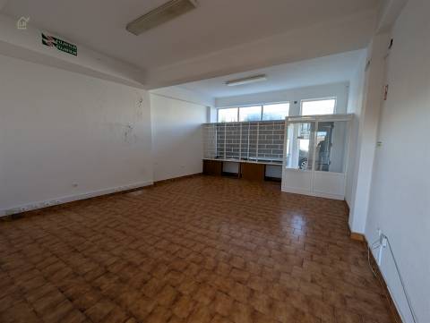 Loja T2 Venda em Proença-a-Nova e Peral,Proença-a-Nova