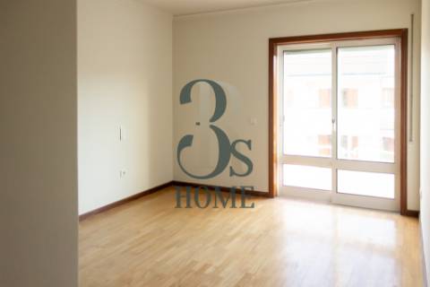 Moradia T4 junto ao ISMAI