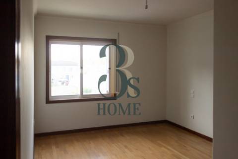 Moradia T4 junto ao ISMAI