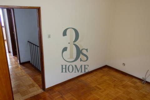 Excelente Moradia T2+1 em Banda