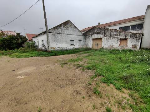 Terreno para construção de prédio em Pinheiro de Loures