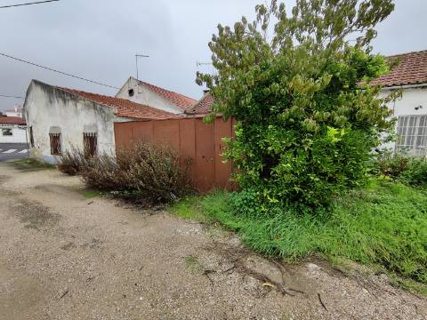 Terreno para construção de prédio em Pinheiro de Loures