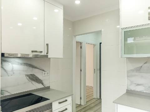 Apartamento T1 Remodelado no Centro de Lisboa para Investimento.