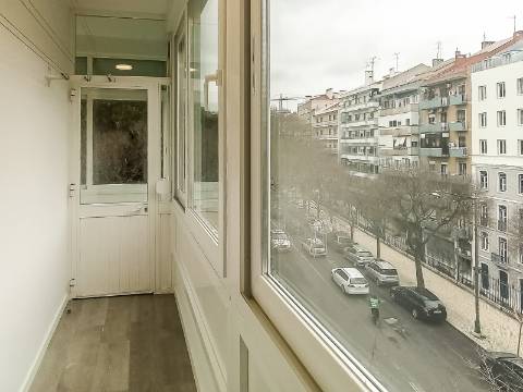 Apartamento T1 Remodelado no Centro de Lisboa para Investimento.