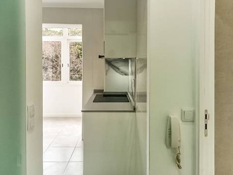 Apartamento T1 Remodelado no Centro de Lisboa para Investimento.