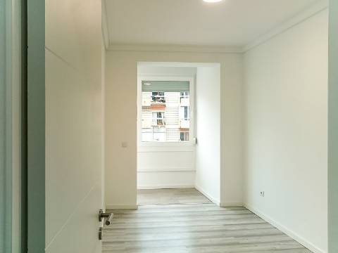 Apartamento T1 Remodelado no Centro de Lisboa para Investimento.